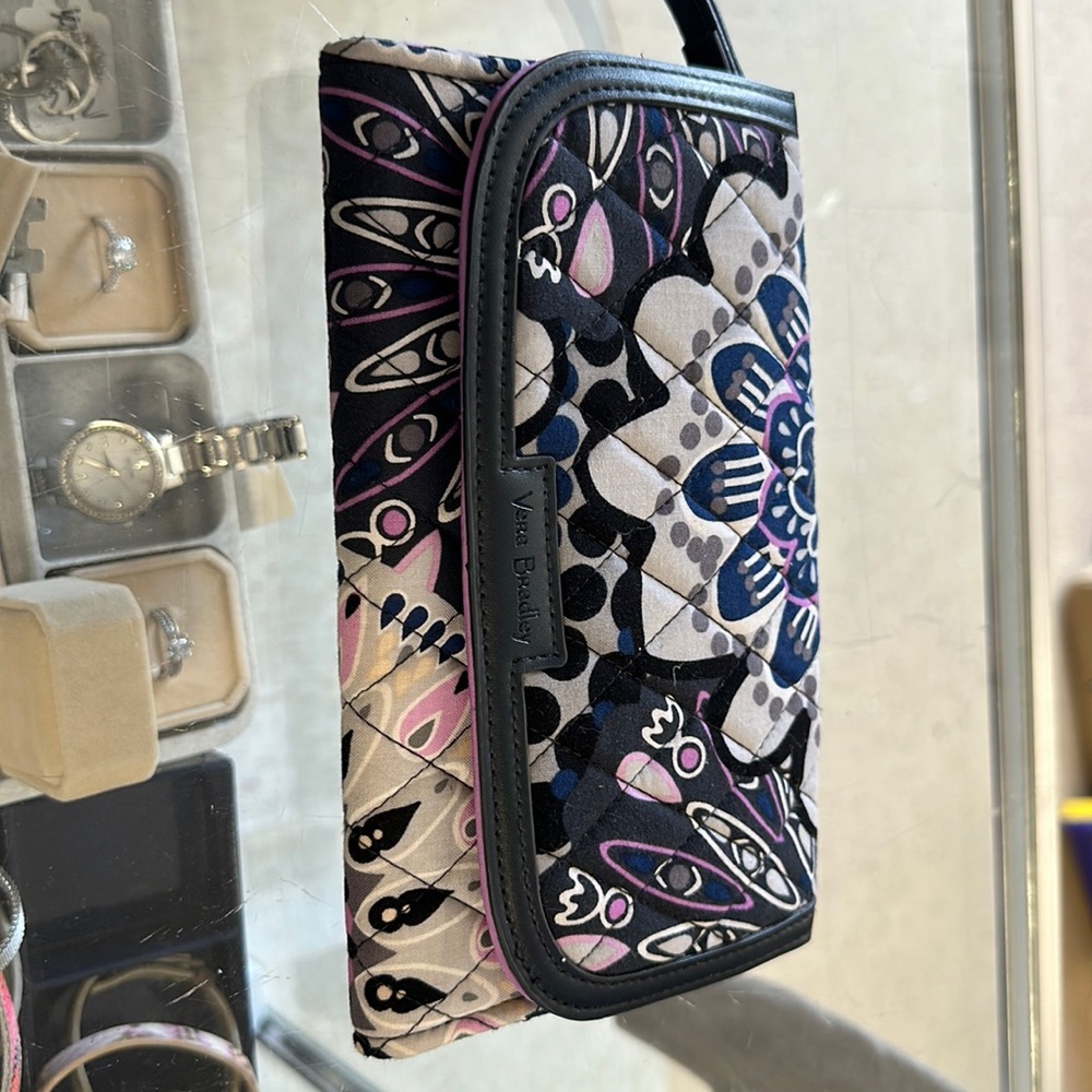 Wristlet wallet